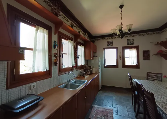 Lechonia Kato Lekhonia